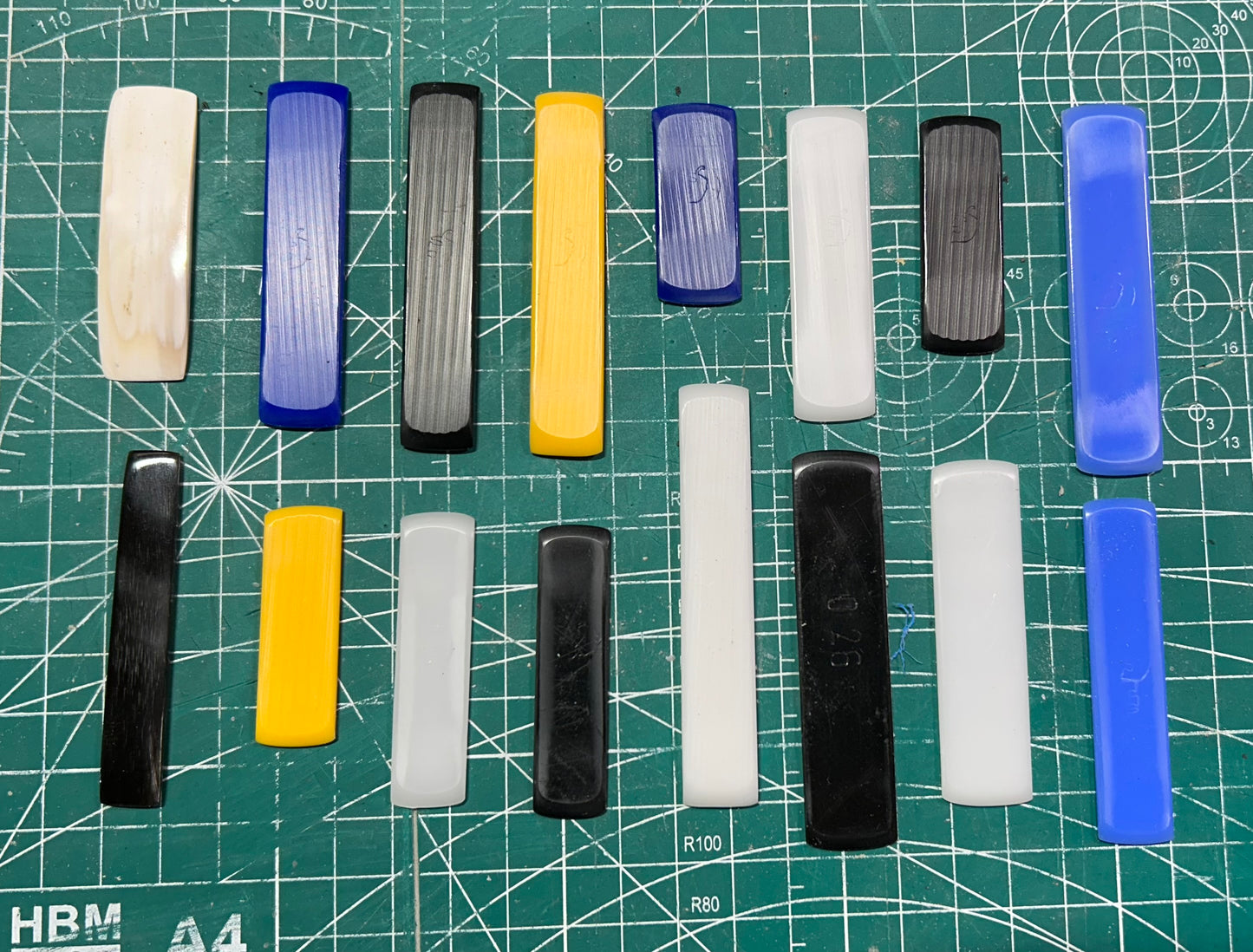 Šaka trzalica / Bulk picks